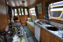 The AVE6 class canal boat
