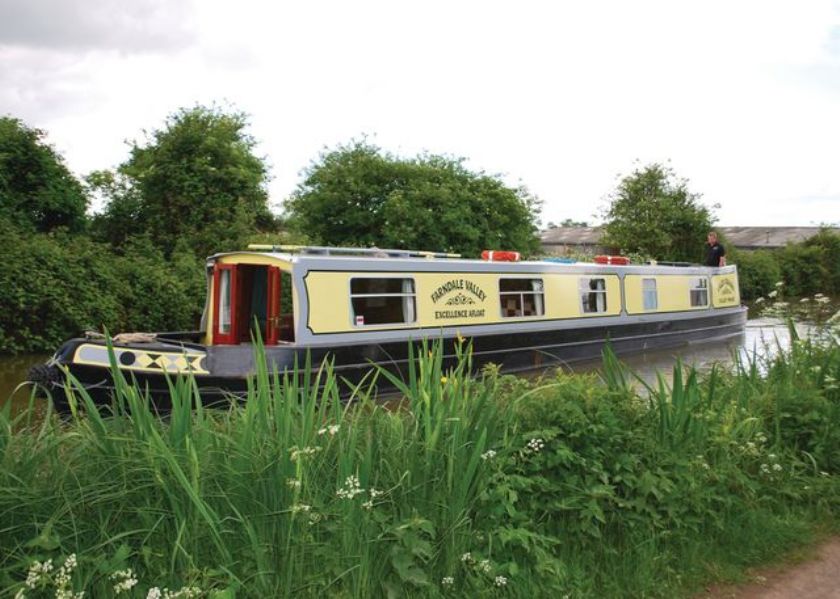 The V-Farndale class canal boat